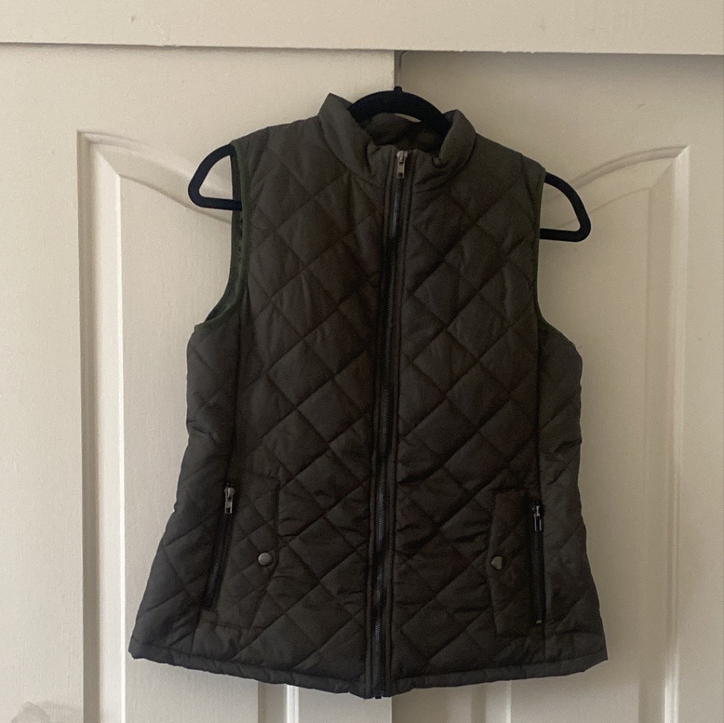 Allegra K Olive Padded Sleeveless Jacket. Size M